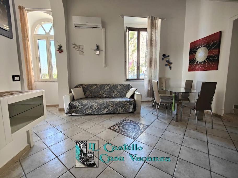Il Castello Casa Vacanza 萨莱诺 外观 照片